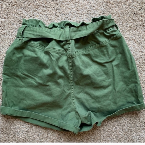 Paper bag high waisted shorts with adjustable belt - Picture 2 of 5